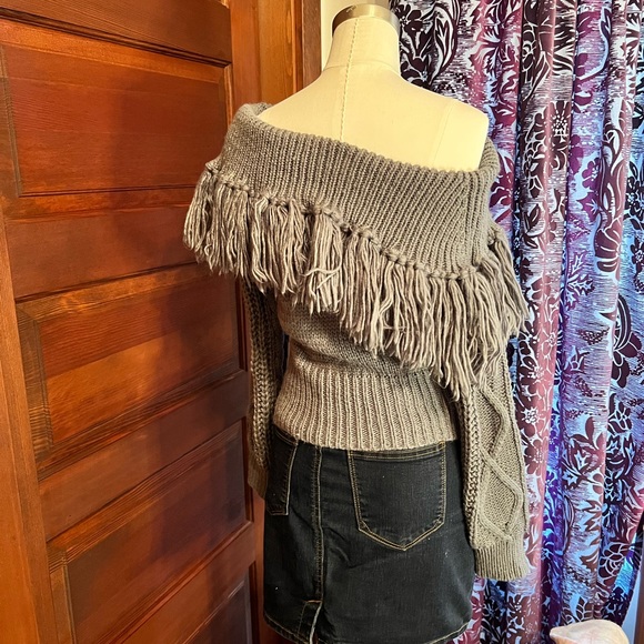ChicWish S/M Grey Fringe Off Shoulder Sweater - Cozy and Romantic! - Picture 3 of 6
